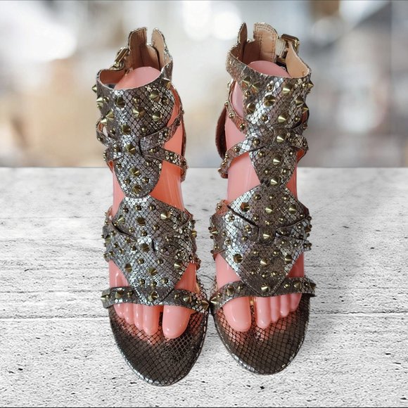 GUESS "LAIDEA" Studded Shiny Gold Gladiator Strappy Heel Size 8 - Picture 3 of 14